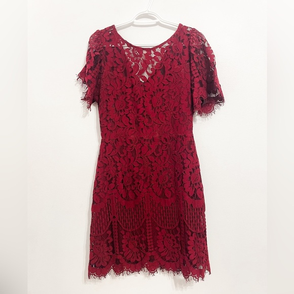Lulus Red Lace Formal Dress Size Medium 8/10 - Picture 1 of 3